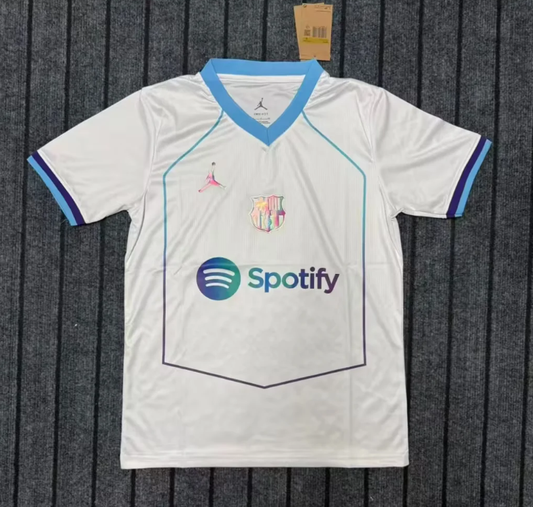 Camiseta de entrenamiento Barcelona 26-27 blanca (tallas S-4XL)