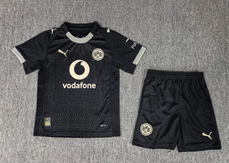 Equipacion Borussia Dortmund Rote Erde edición especial