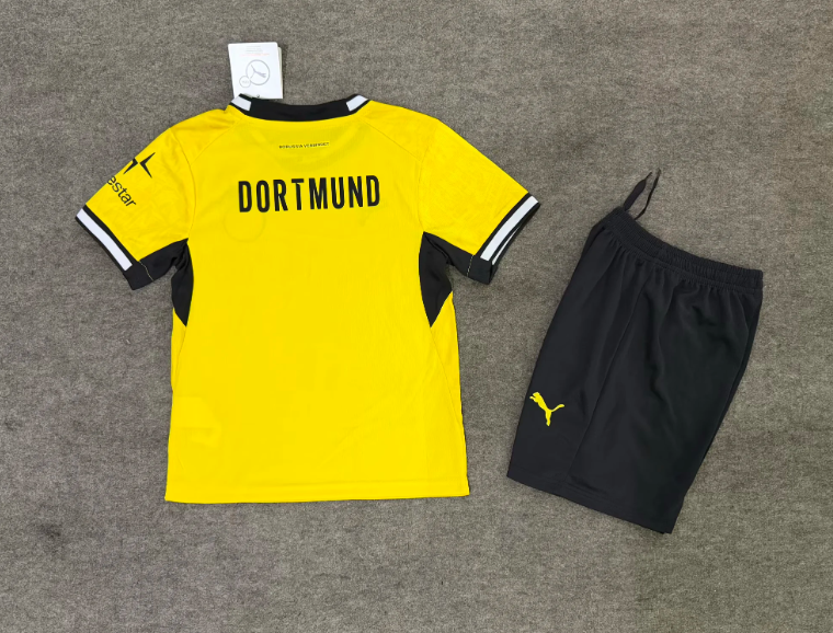 Equipación Borsussia Dortmund local 26/27