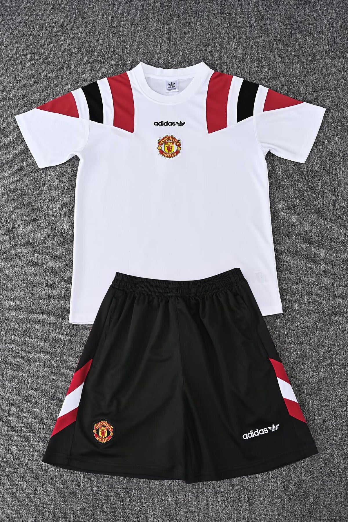 Conjunto de entrenamiento Manchester United EQT negro diferentes colores 26-27 (S-XXL)