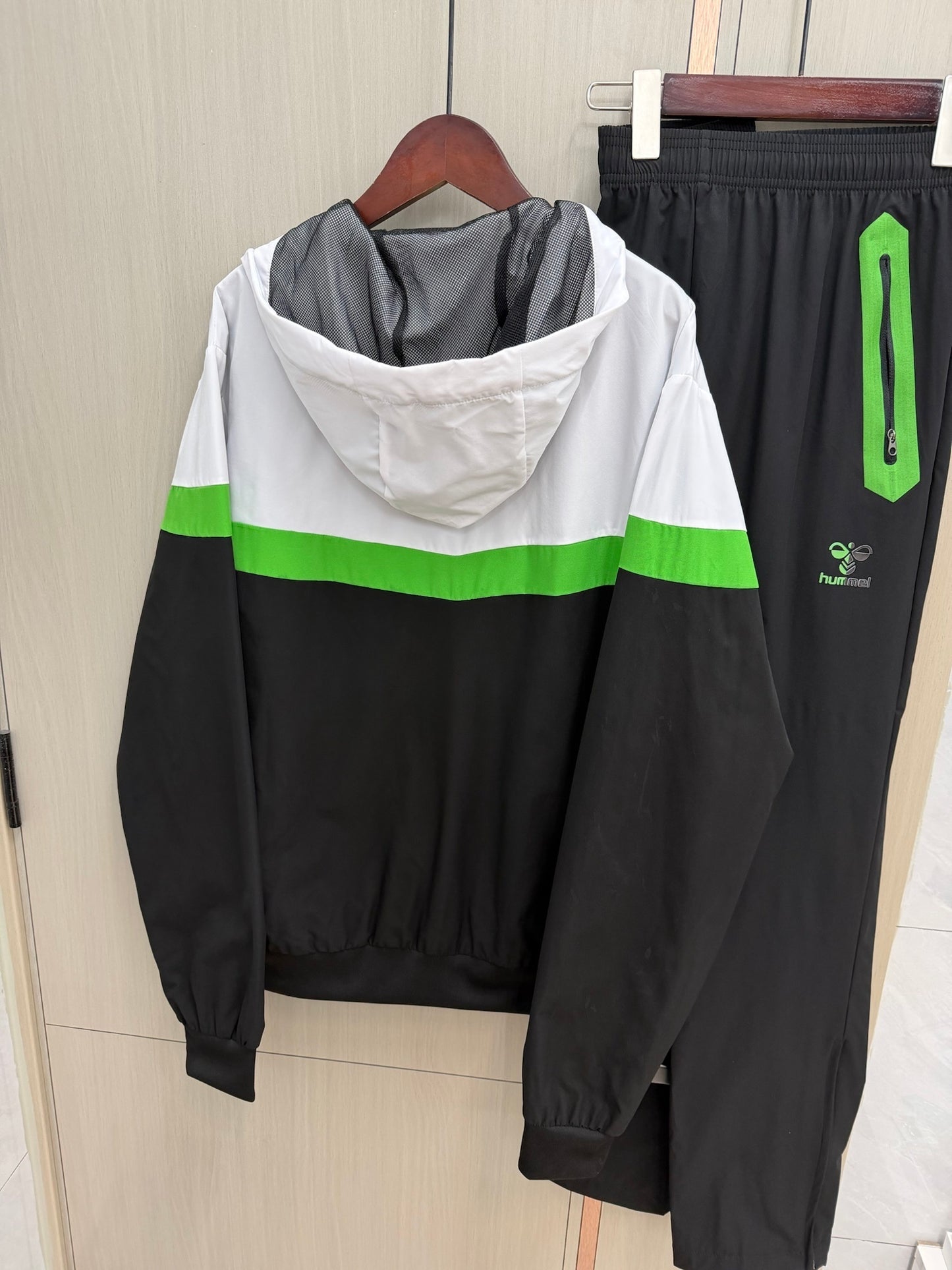 Chandal Cortavientos Betis 25/26 (solo tallas S-2XL)