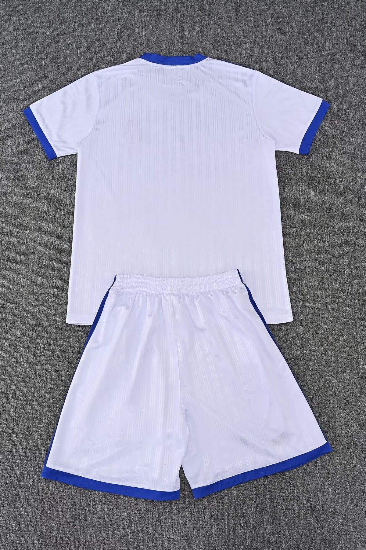 Conjunto de entrenamiento Real Madrid diferentes colores 26-27 (S-XXL)