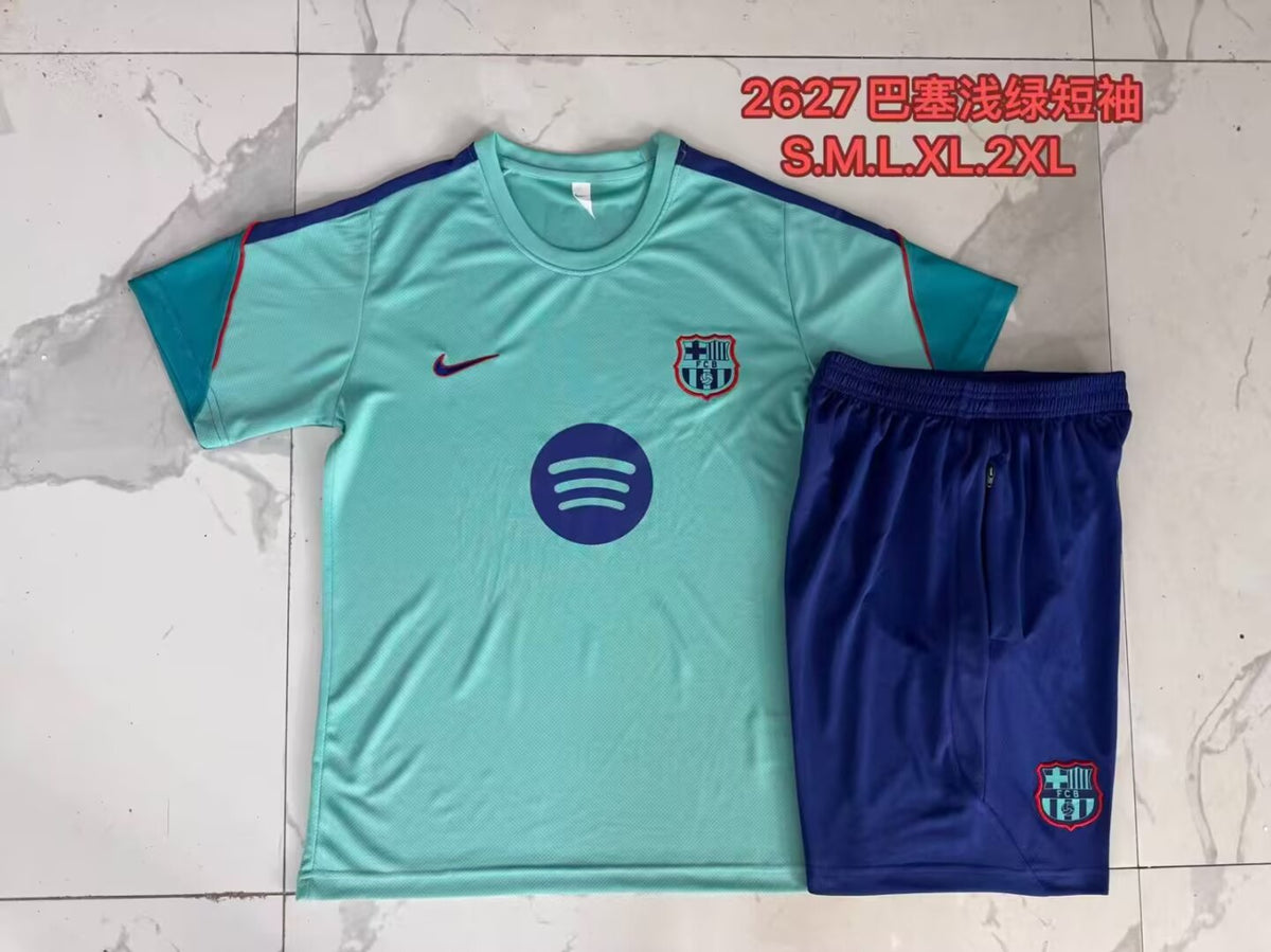 Conjunto de entrenamiento Barcelona 26-27 verde claro (tallas S-2XL)