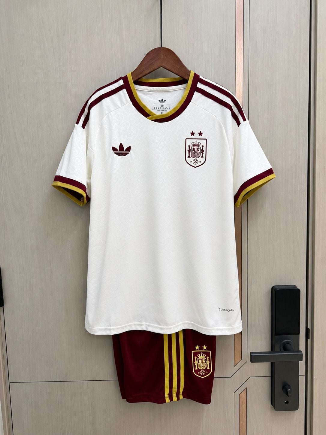 Equipacion dos estrellas España Mundial 2026 Visitante