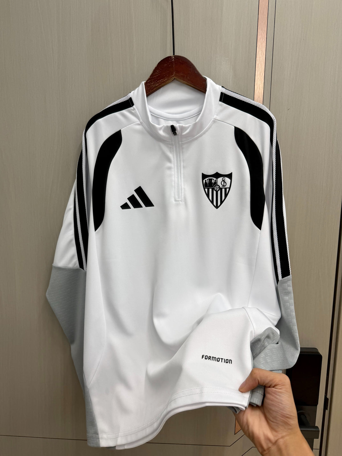Sudadera blanca Sevilla 26-27 (tallas S-2XL)