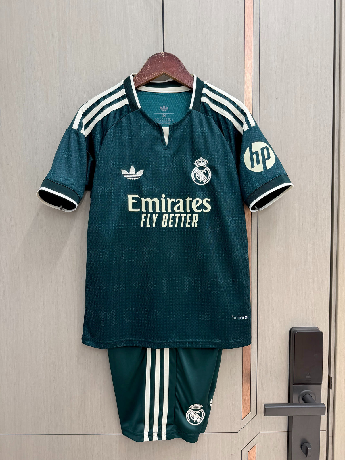 Equipacion Real Madrid 26/27 Visitante (tallas adultos y niños)
