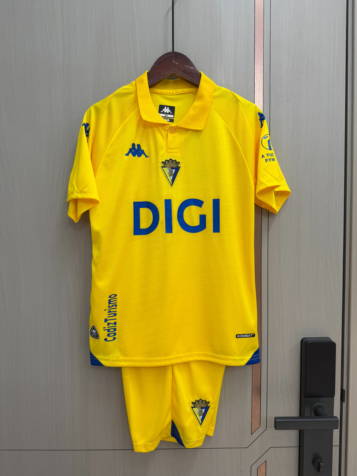 Equipacion Cadiz 26/27 Local