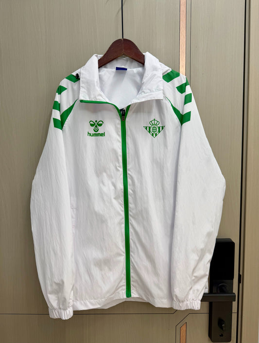 Chaqueta cortavientos blanca Betis con capucha (tallas S-XXL)