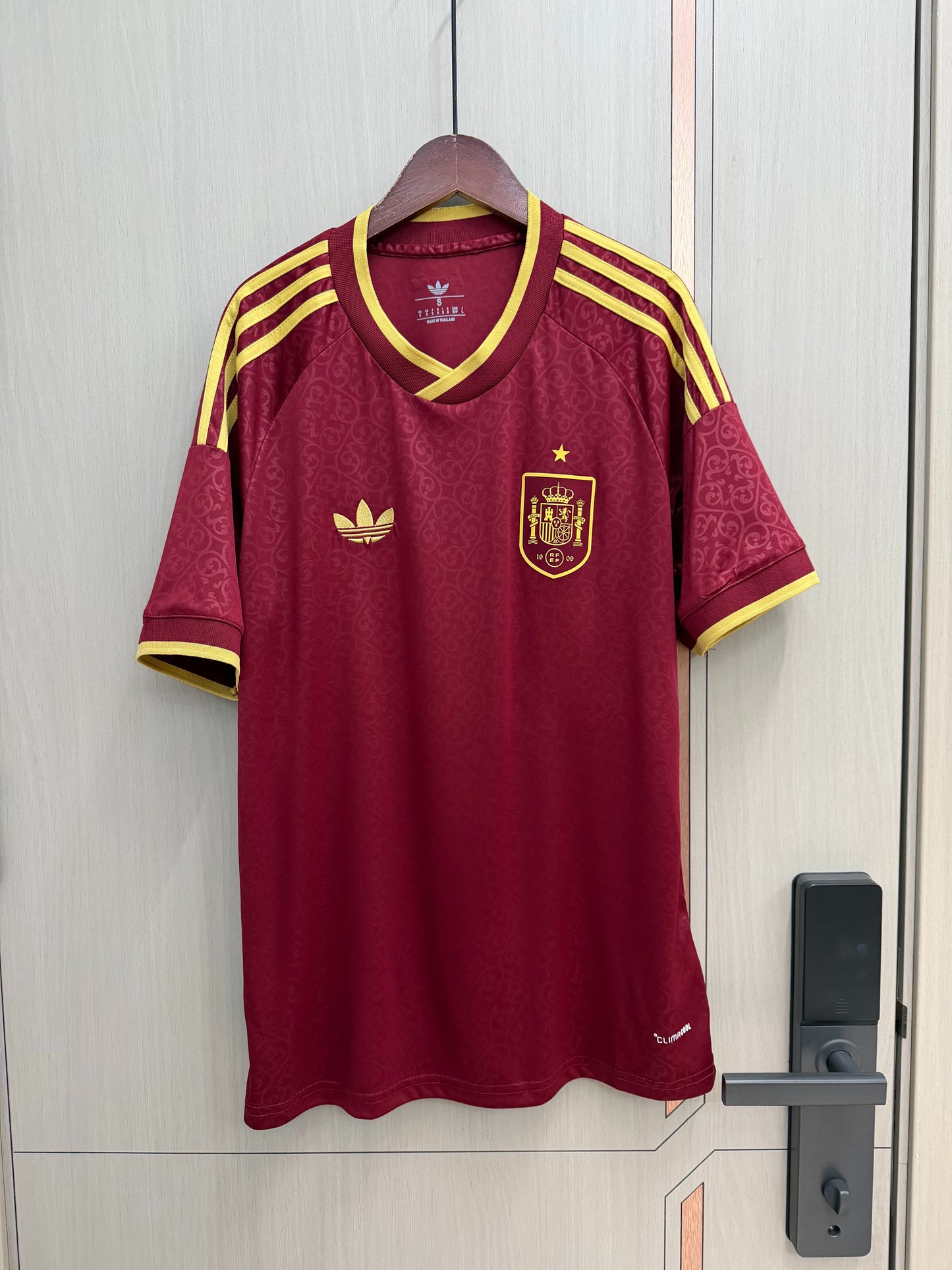 Camiseta España Mundial 2026 granate (solo versión fans)  (tallas S-4XL)