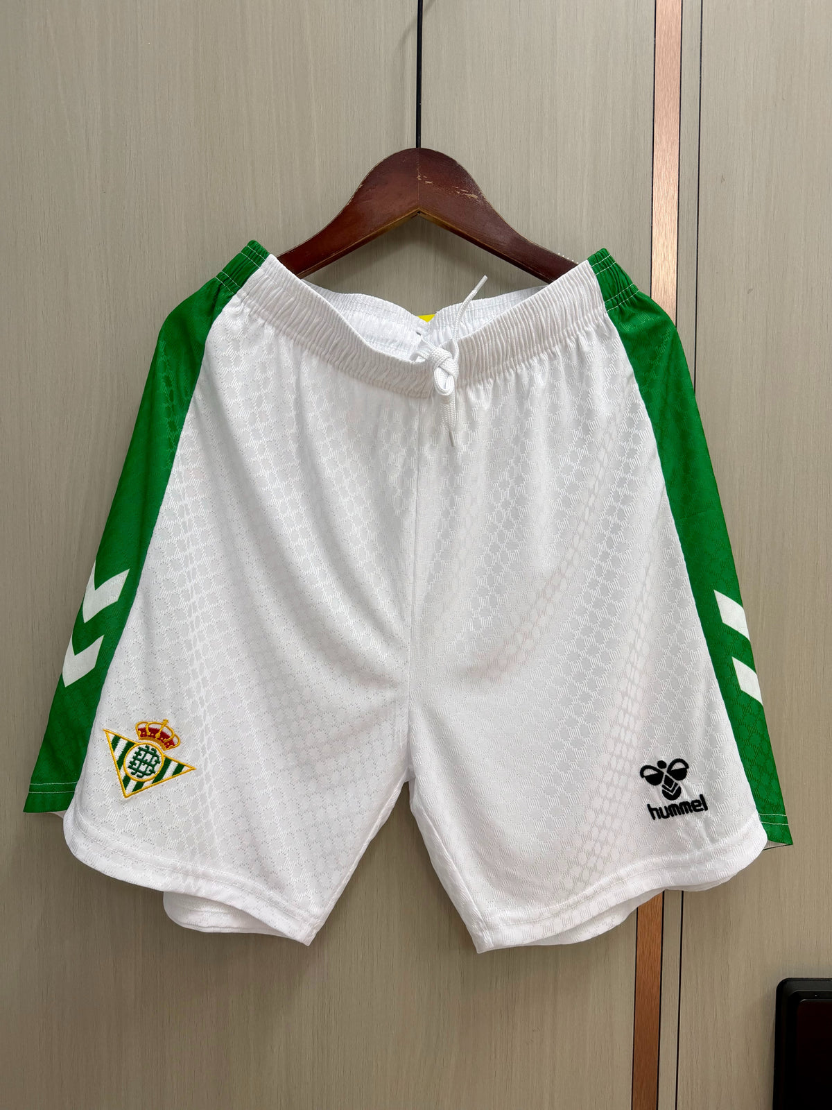 Pantalon corto Betis 26-27 Local (tallas S-XXL)