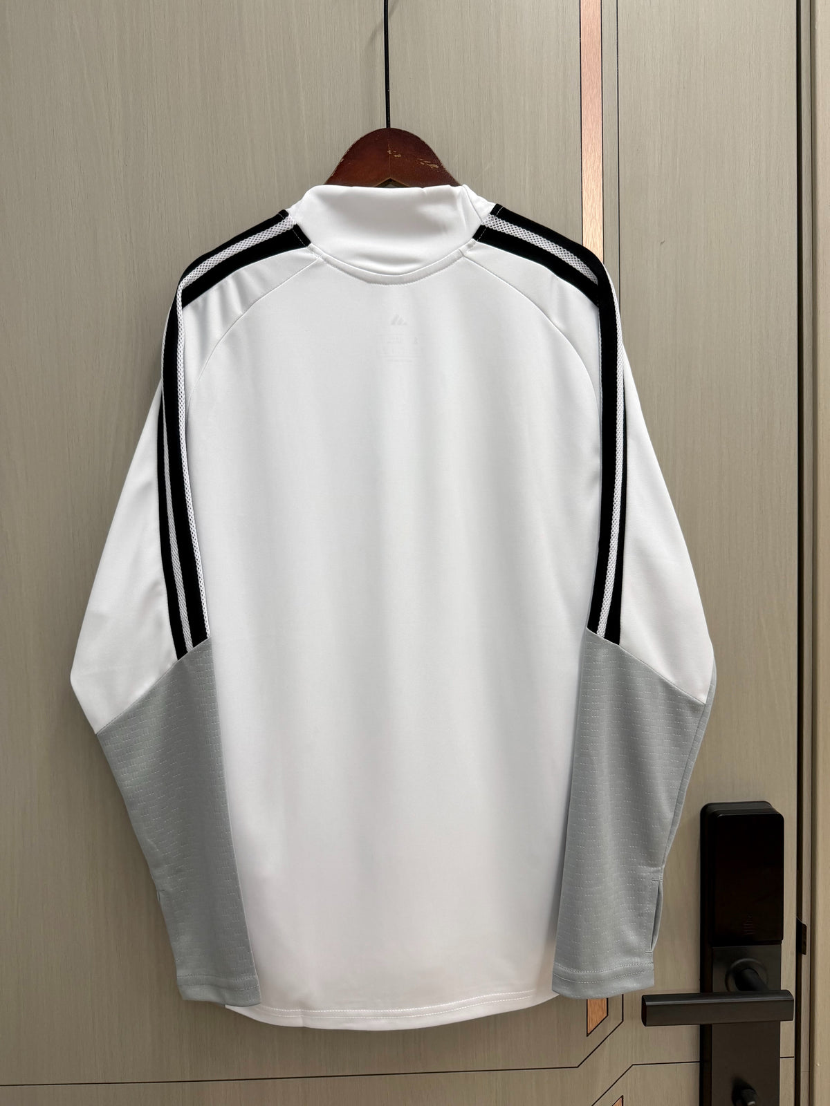 Sudadera blanca Sevilla 26-27 (tallas S-2XL)