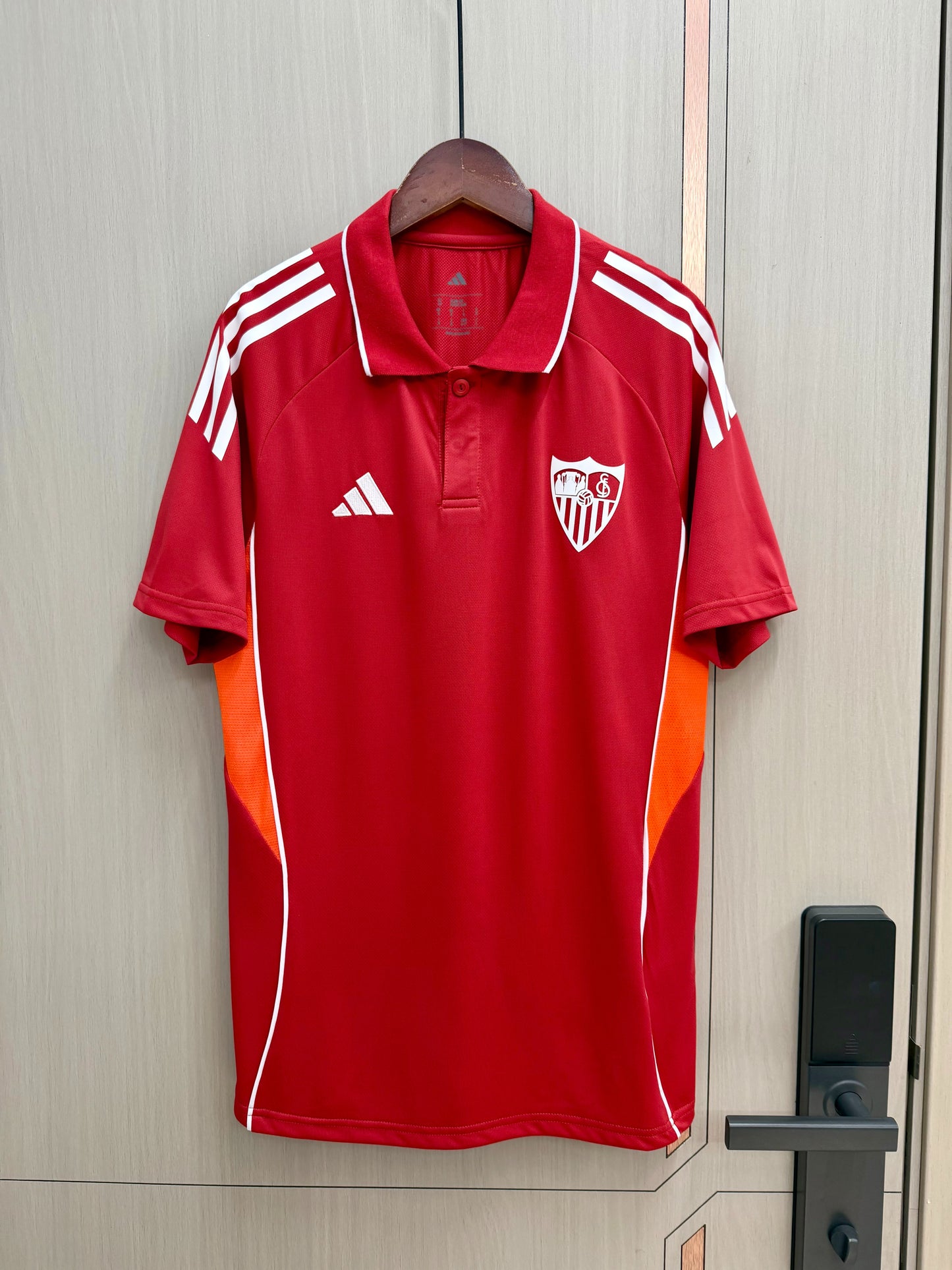 Polo de entrenamiento Sevilla 25/26 (tallas S-2XL)