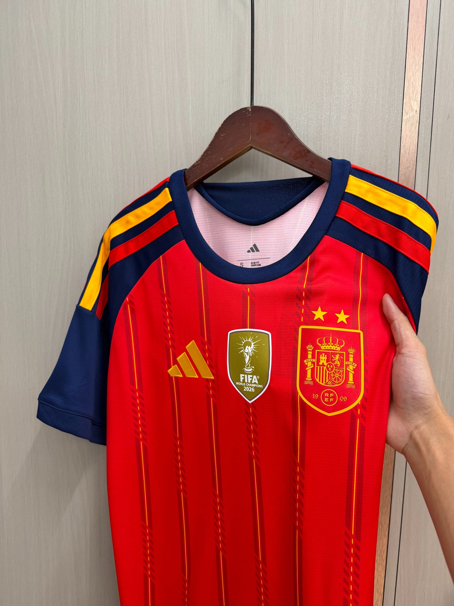 Camiseta España dos estrellas Local Mundial 2026 parche campeón (Tallas S-4XL)