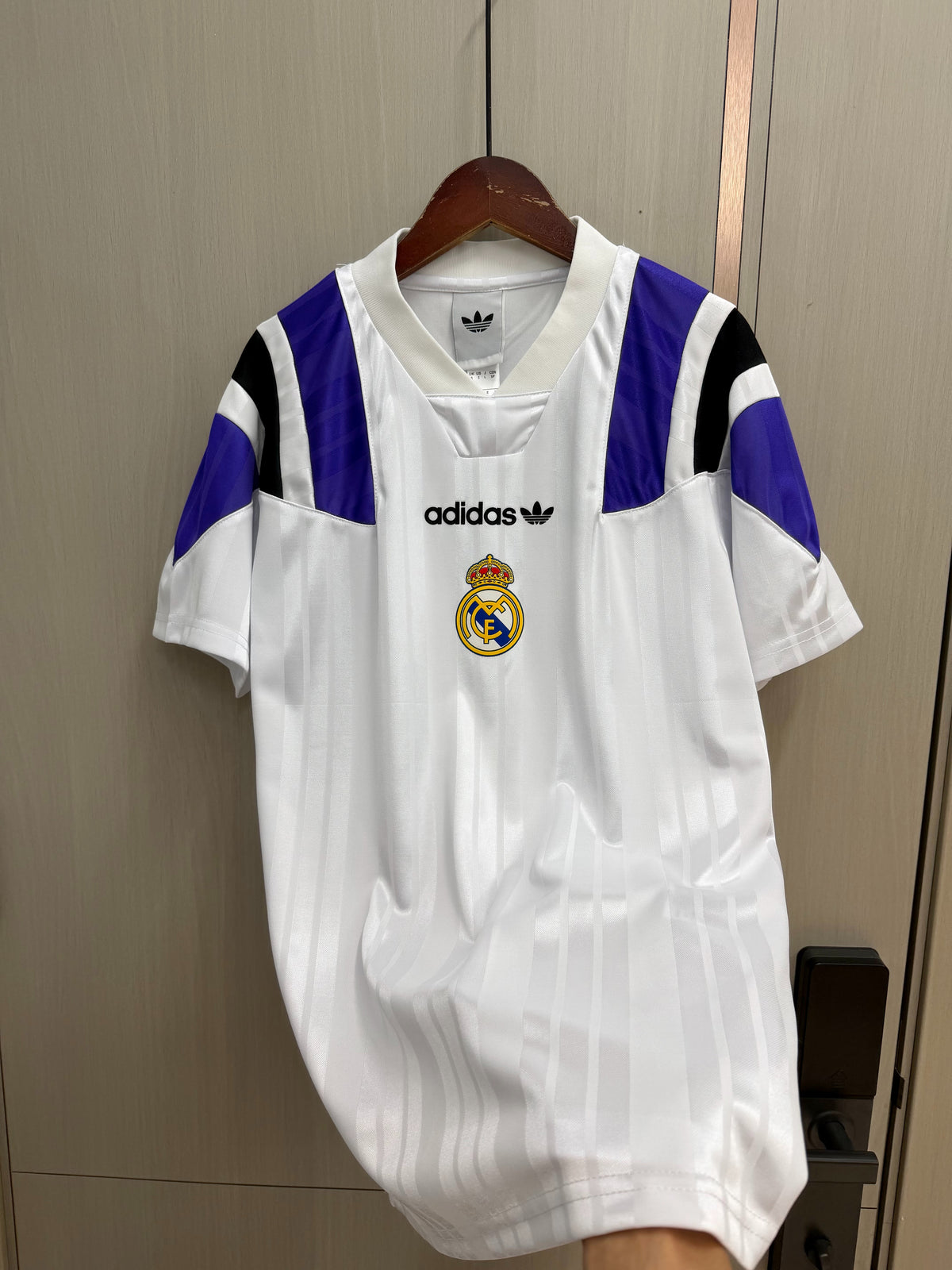 Camiseta Real Madrid 26-27 EQT edicion especial retro blanca y morada (tallas S-2XL)