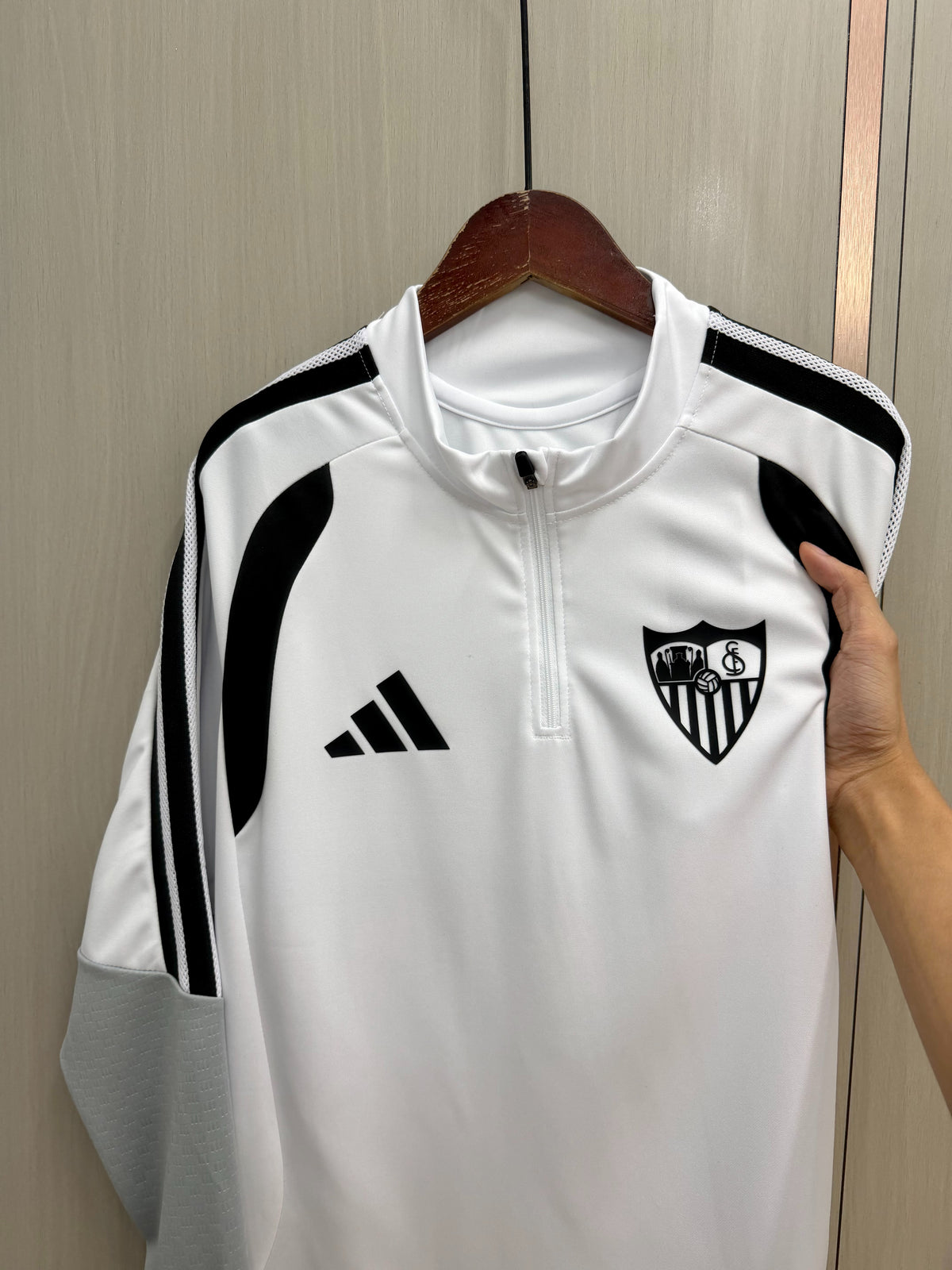 Sudadera blanca Sevilla 26-27 (tallas S-2XL)