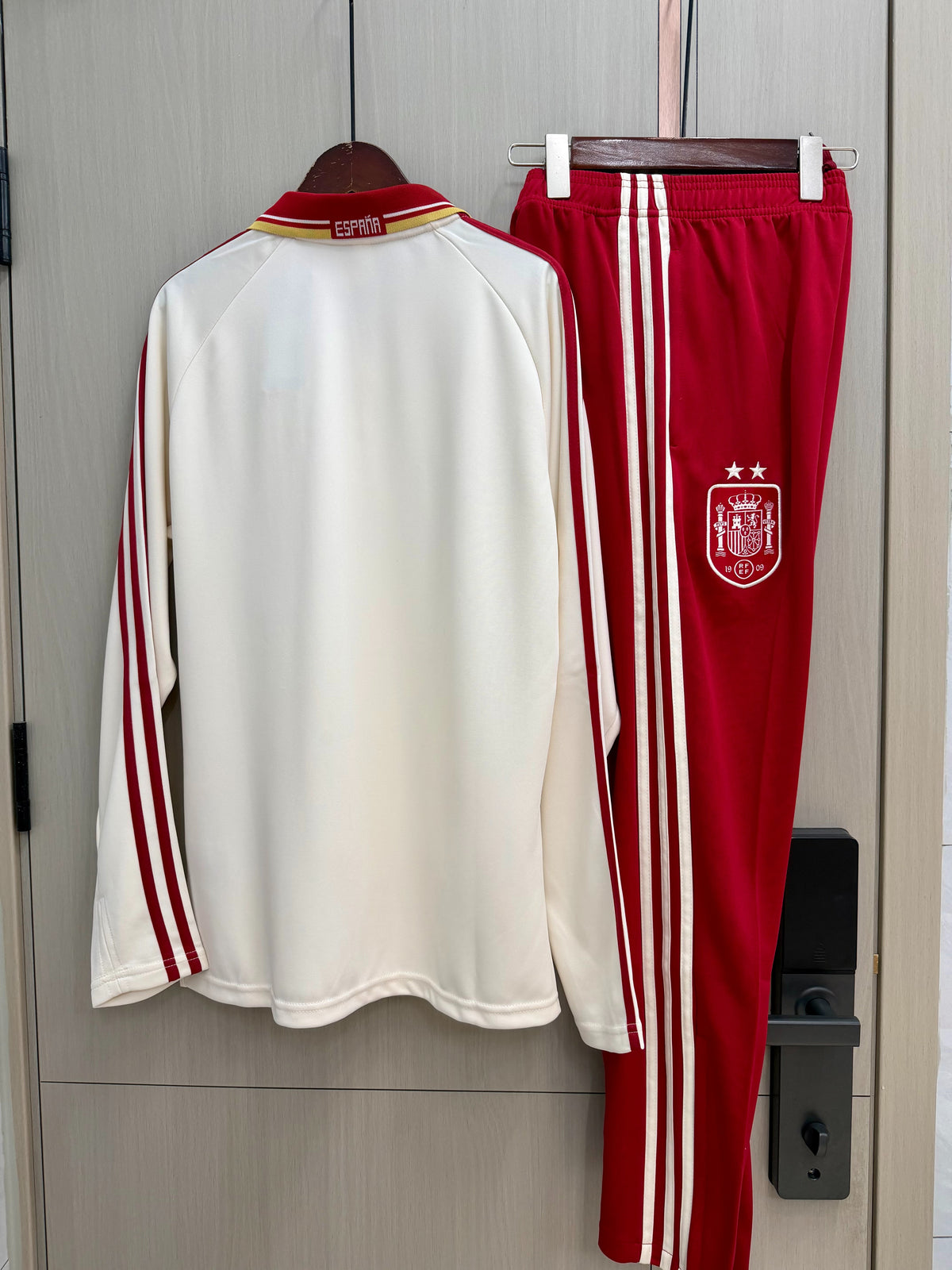 Chandal cortavientos España  Mundial 2026 dos estrellas (tallas S-XXL)