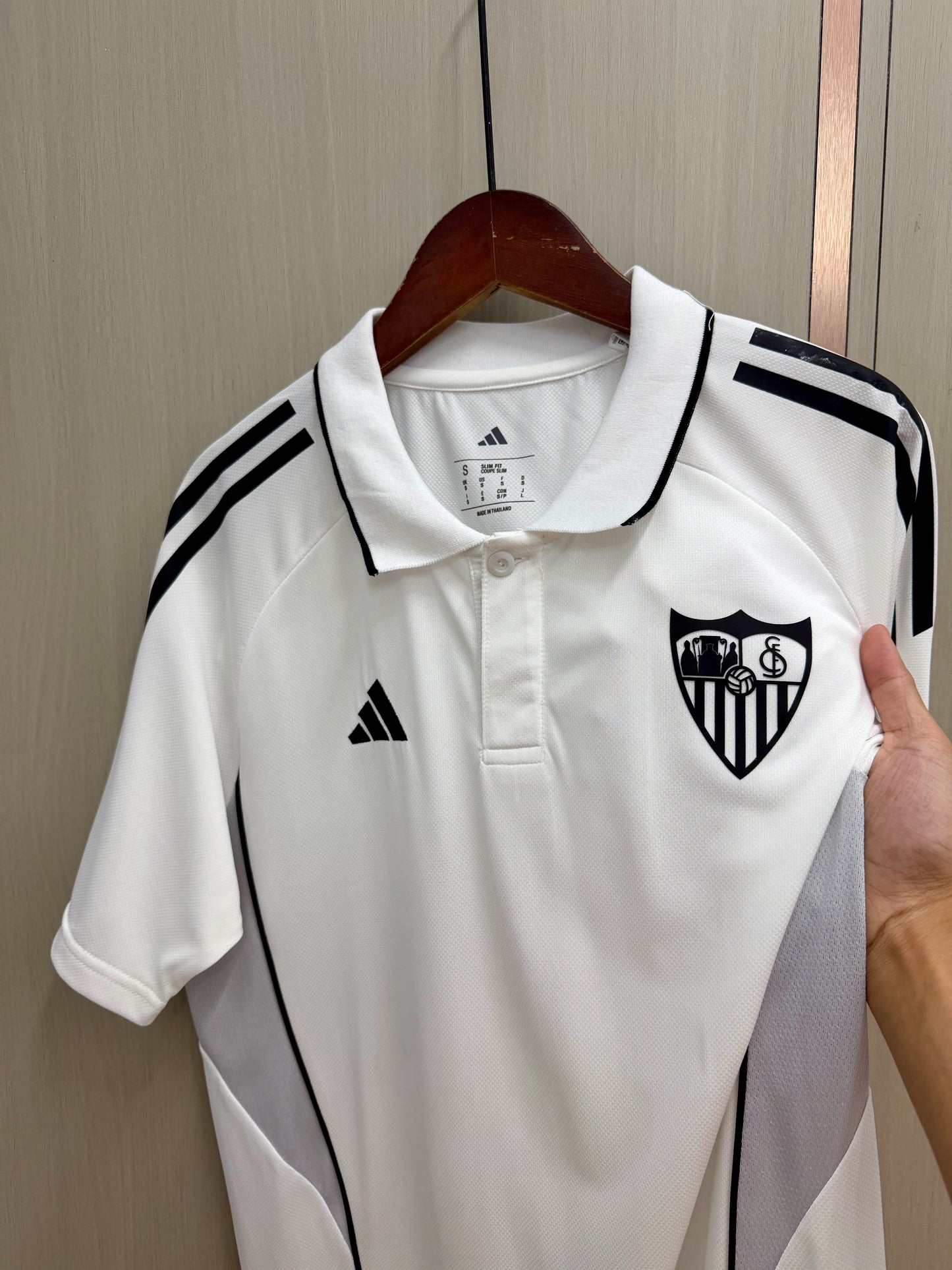 Polo Sevilla 25/26 blanco (tallas S-2XL)