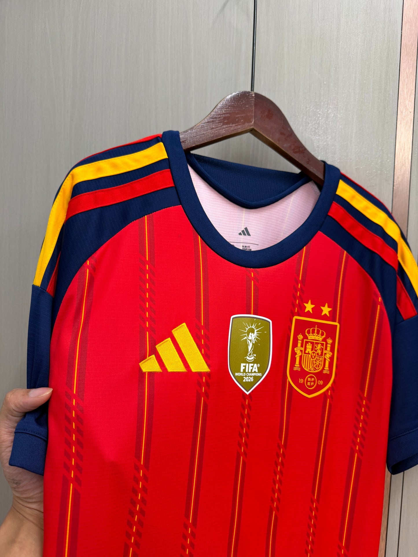 Camiseta España dos estrellas Local Mundial 2026 parche campeón (Tallas S-4XL)