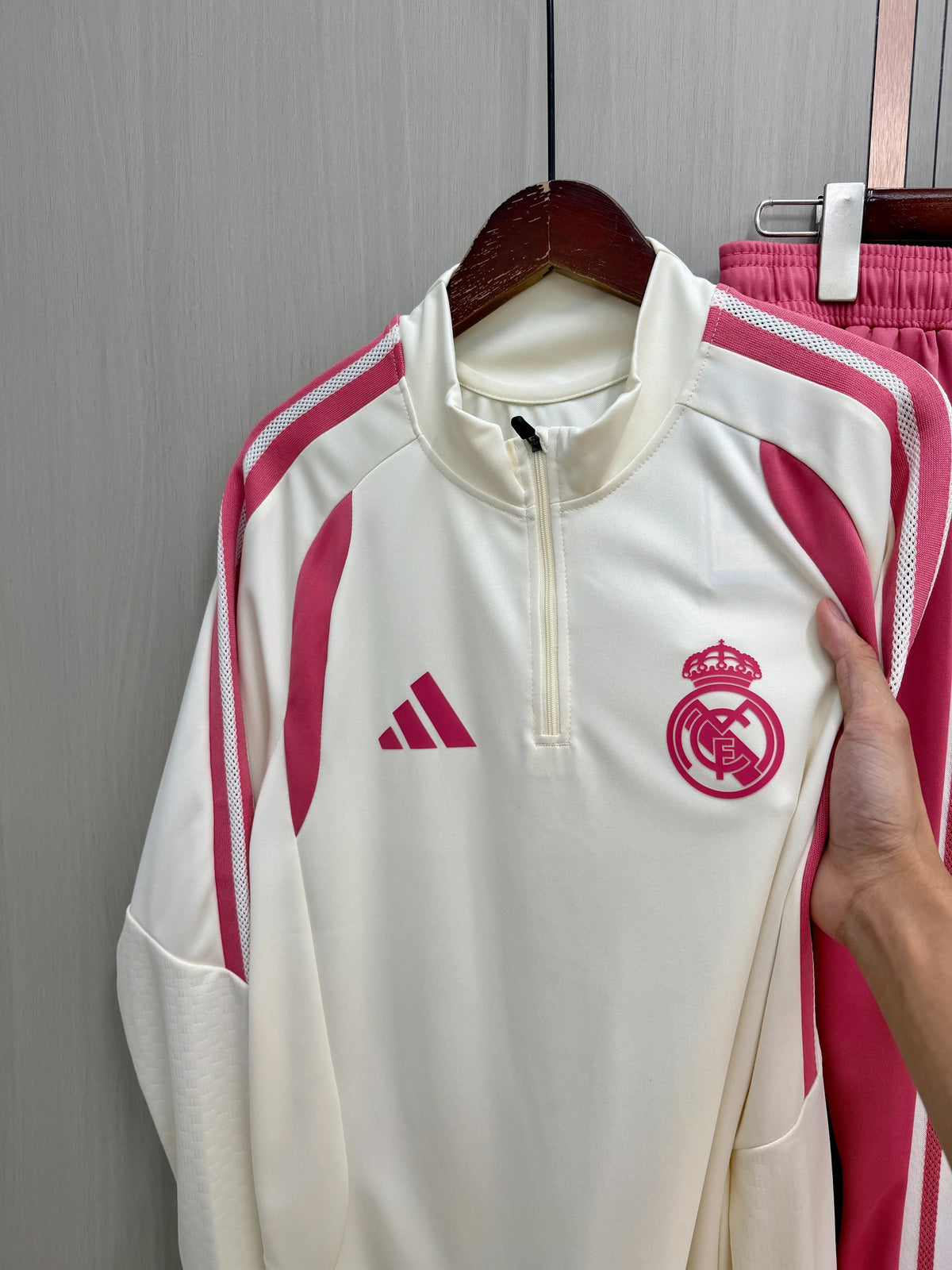 Chandal Real Madrid 26-27 blanco con rosa (tallas S-2XL)