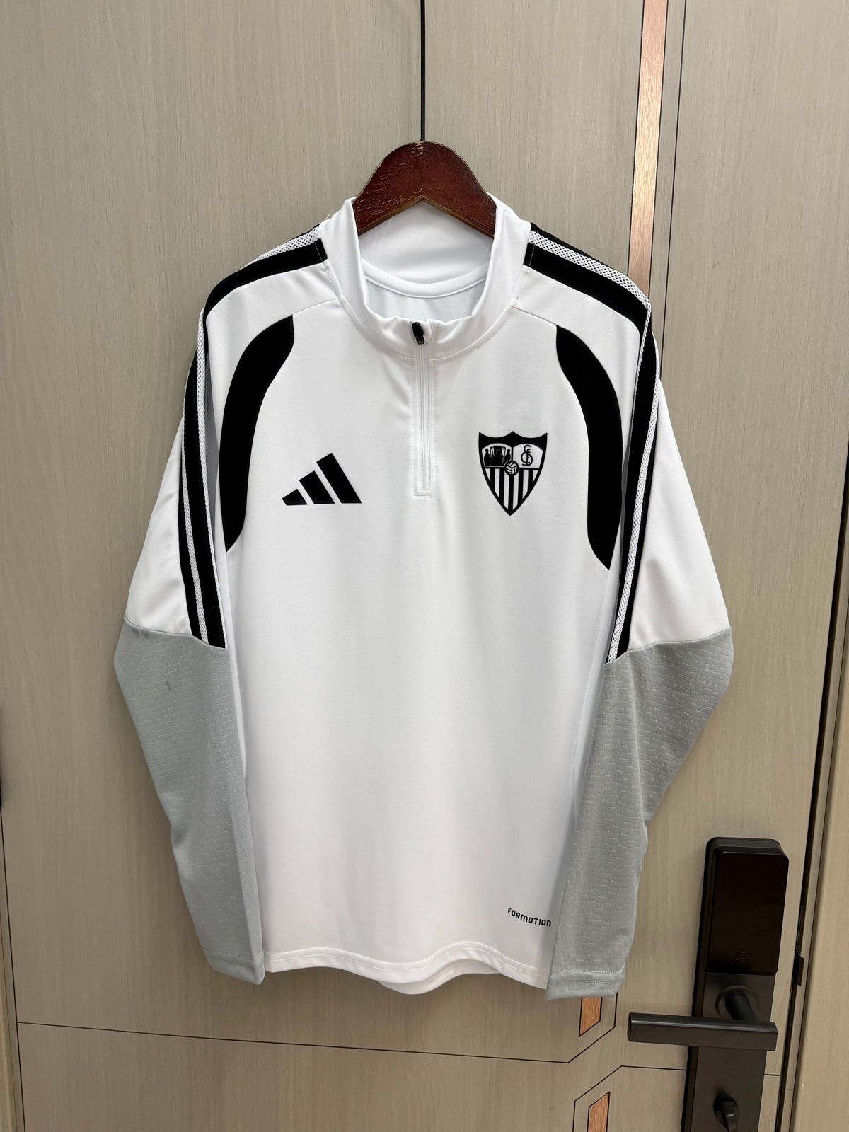 Sudadera blanca Sevilla 26-27 (tallas S-2XL)
