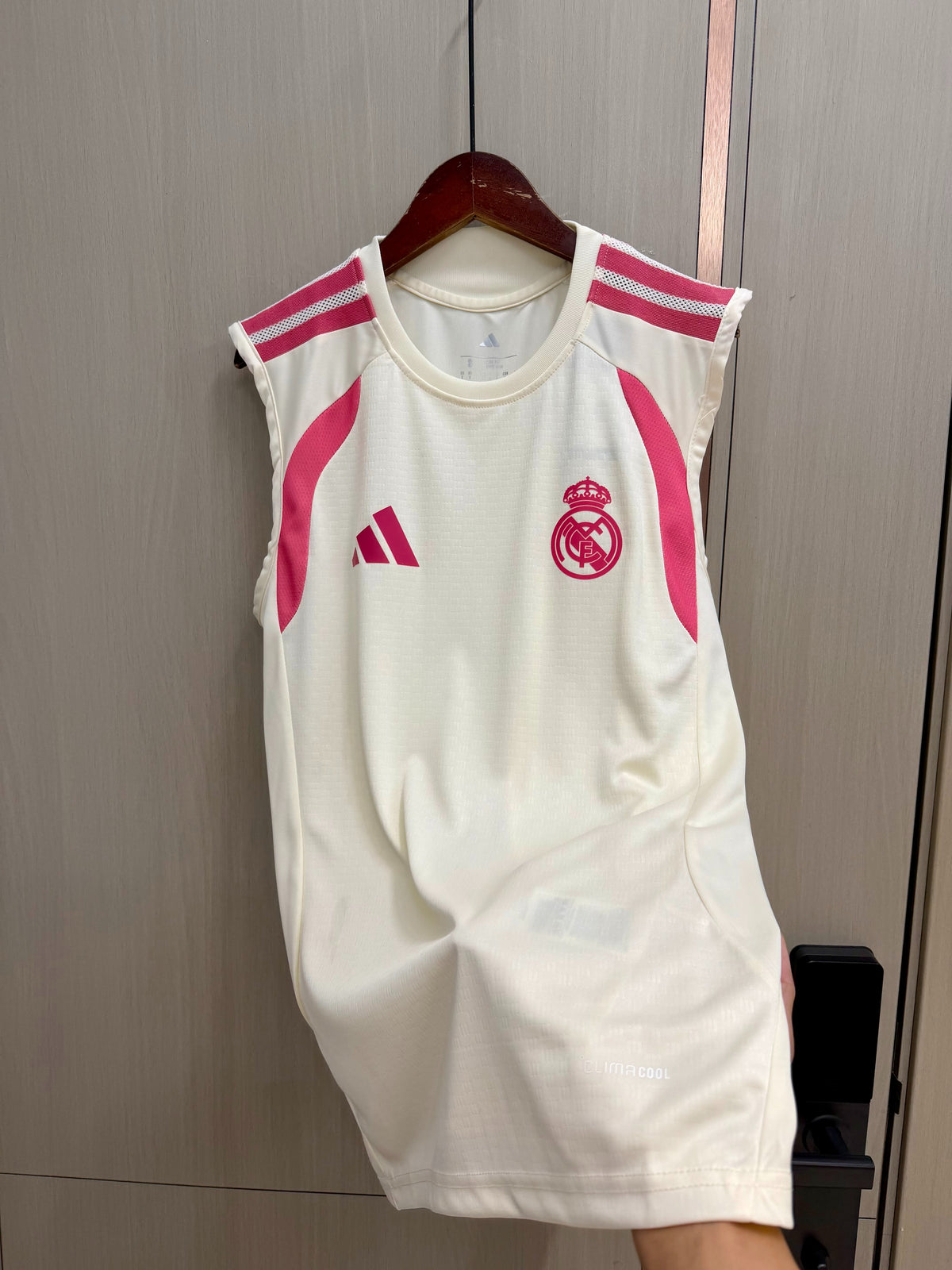 Conjunto sin mangas Real Madrid 26-27 blanco con rosa (tallas S-XXL)