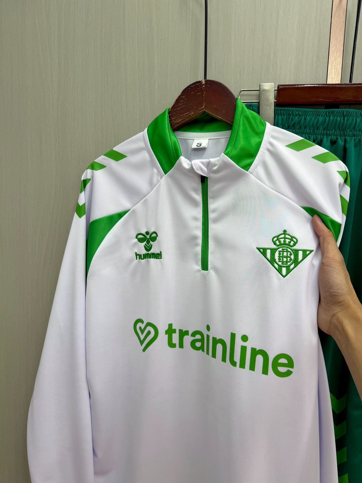 Chandal de entrenamiento Betis 26-27 (tallas S-2XL)