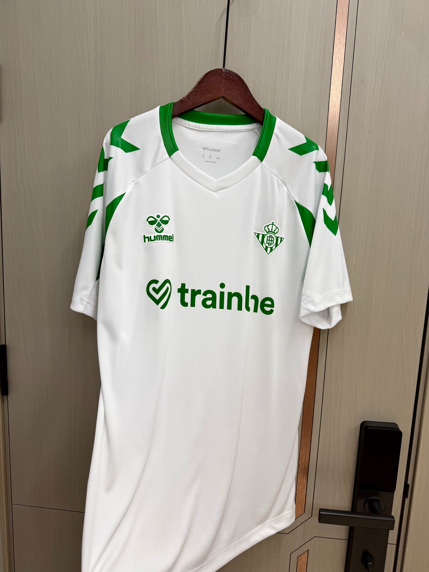 Camiseta de entrenamiento Betis 26/27 blanca con verde (tallas S-4XL)