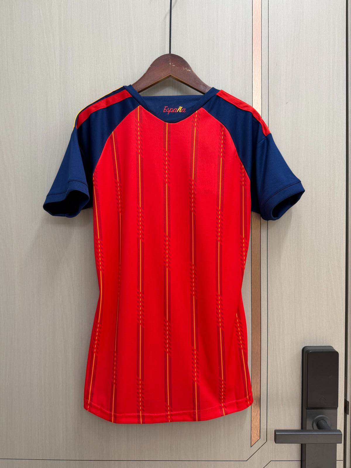 Camiseta España version mujer dos estrellas Local Mundial 2026 (mirar foto medidas)