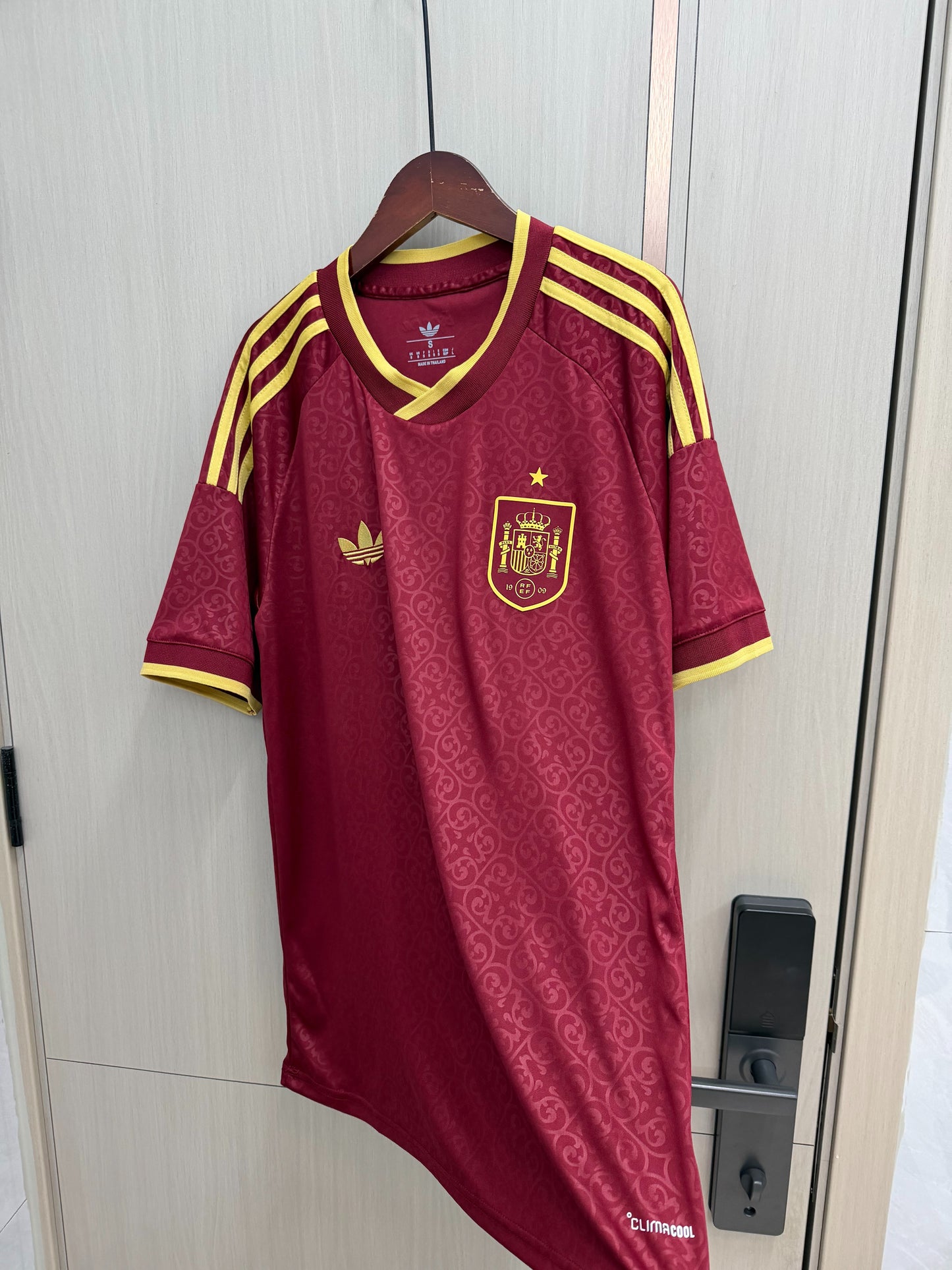 Camiseta España Mundial 2026 granate (solo versión fans)  (tallas S-4XL)