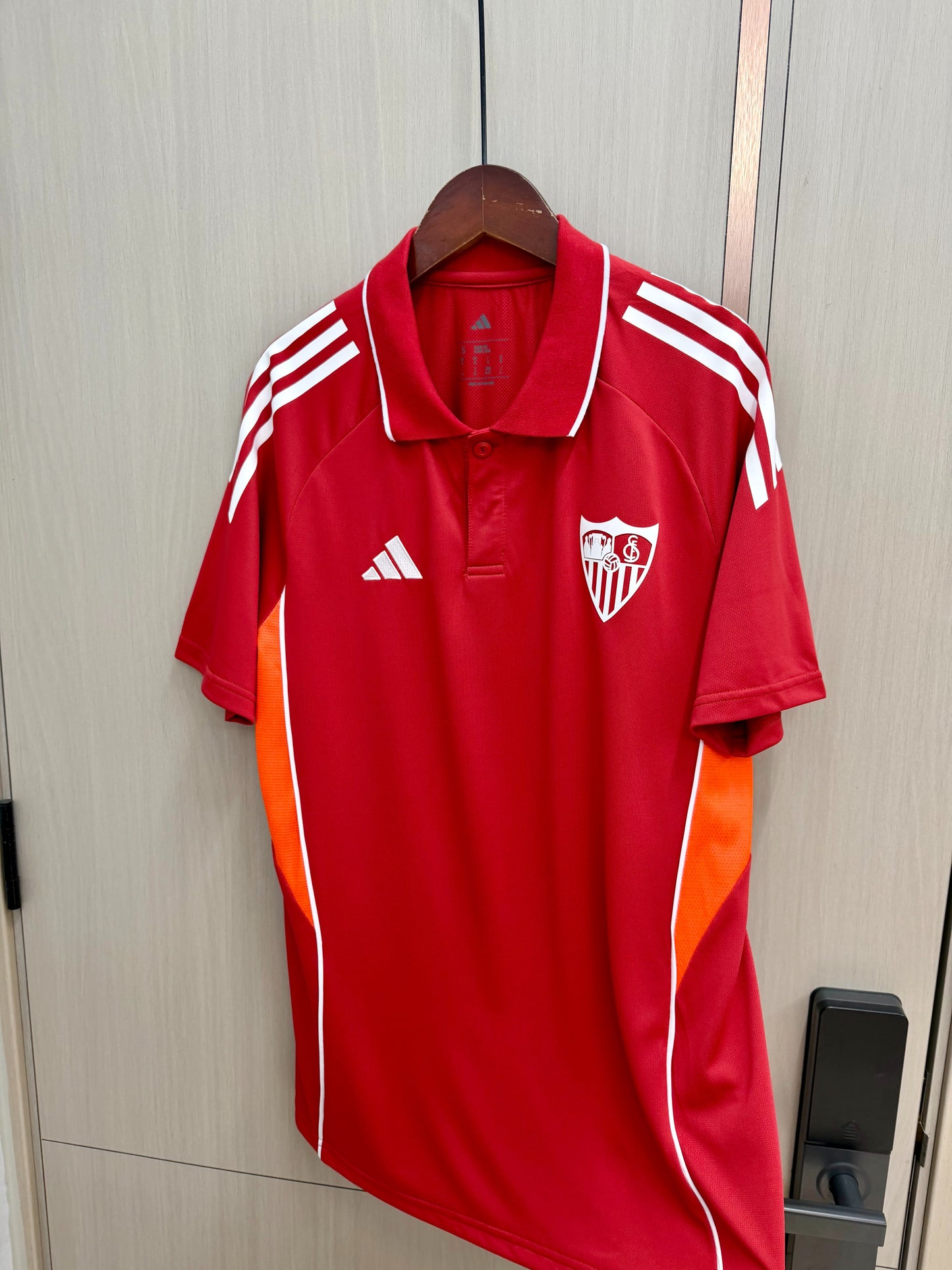 Polo de entrenamiento Sevilla 25/26 (tallas S-2XL)