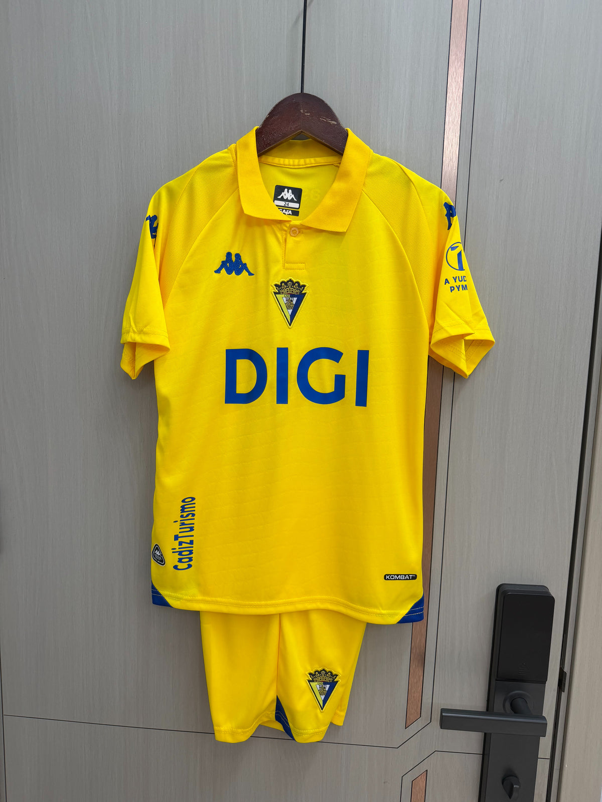Equipacion Cadiz 26/27 Local