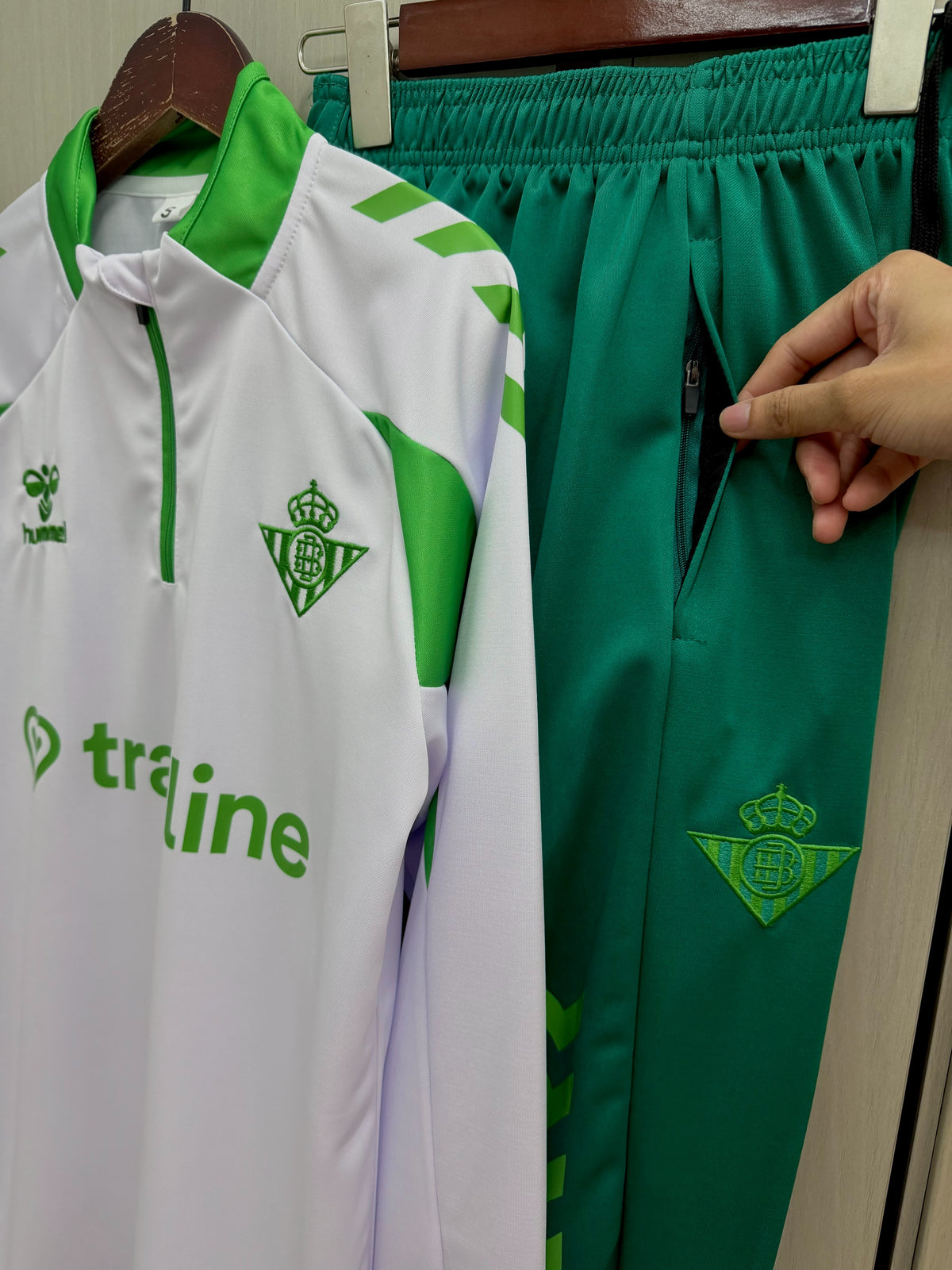 Chandal de entrenamiento Betis 26-27 (tallas S-2XL)