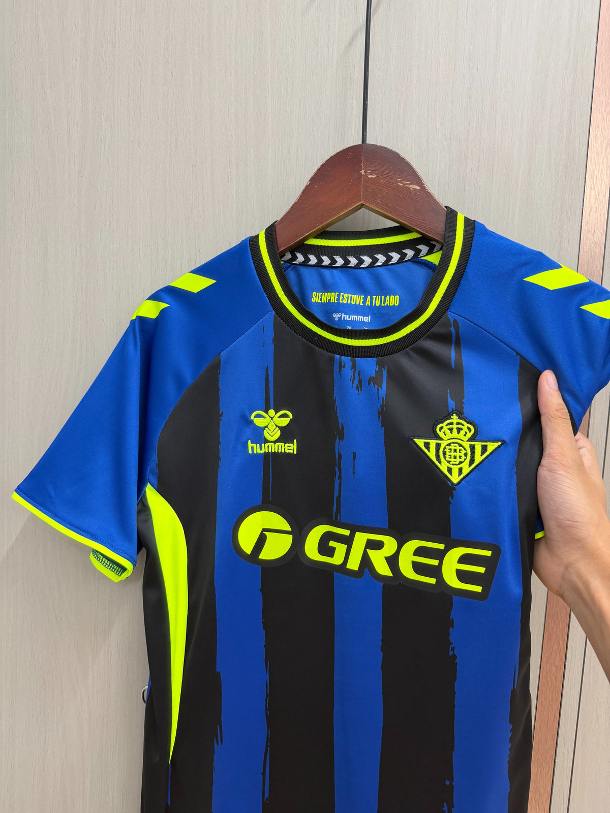 Tercera equipacion Betis 26-27