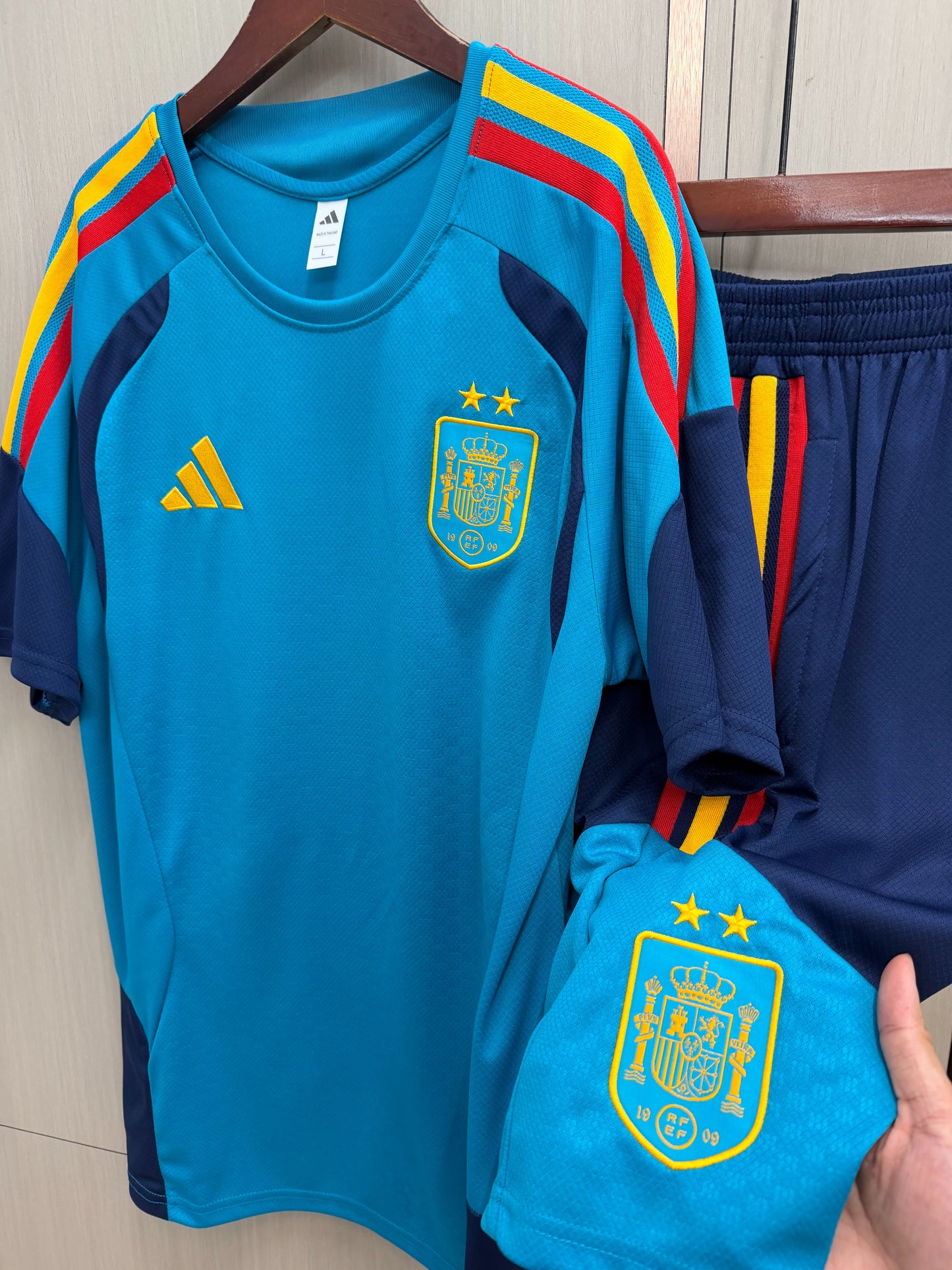 Conjunto de entrenamiento España 2026 (Talla de adulto y niño) *pedir una talla más*