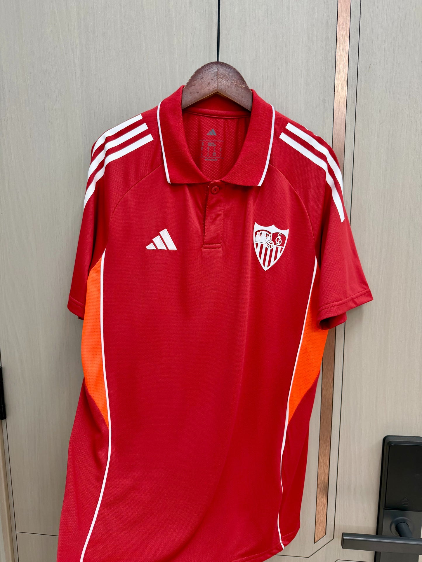 Polo de entrenamiento Sevilla 25/26 (tallas S-2XL)