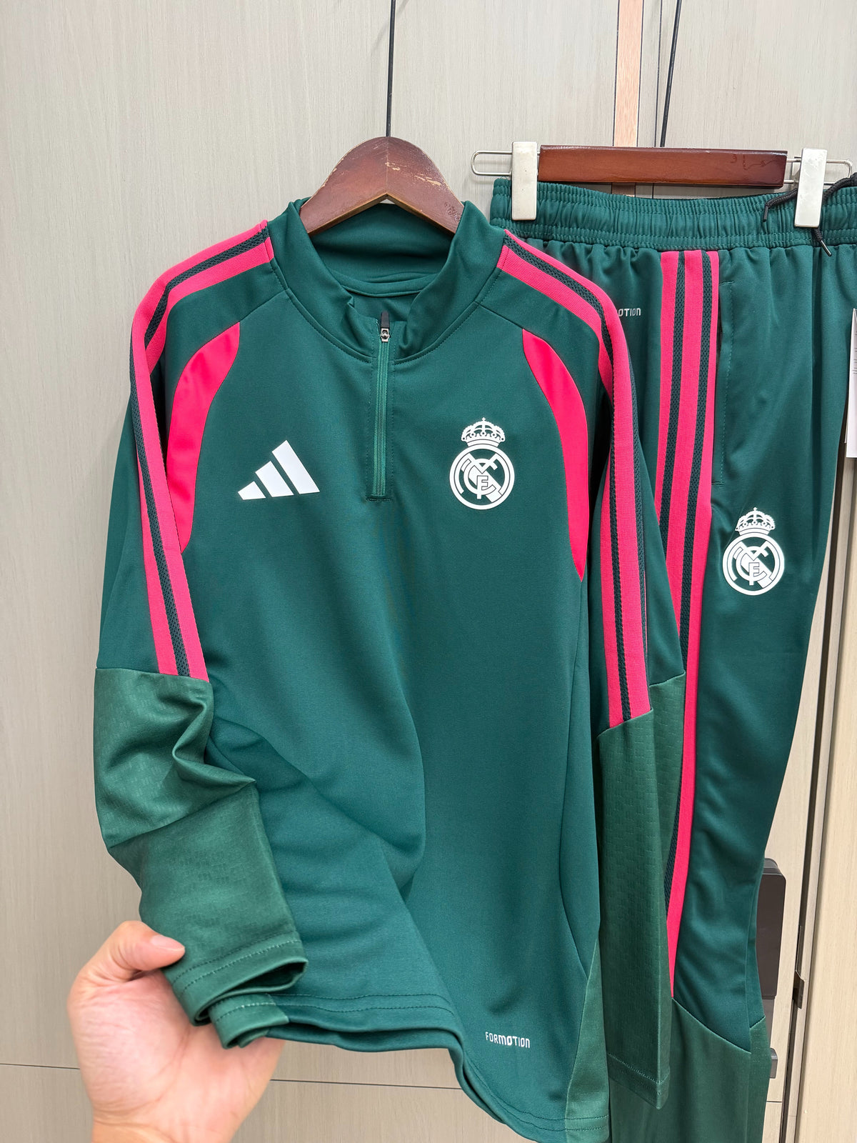 Chandal Real Madrid 26/27 verde oscuro (tallas S-2XL)