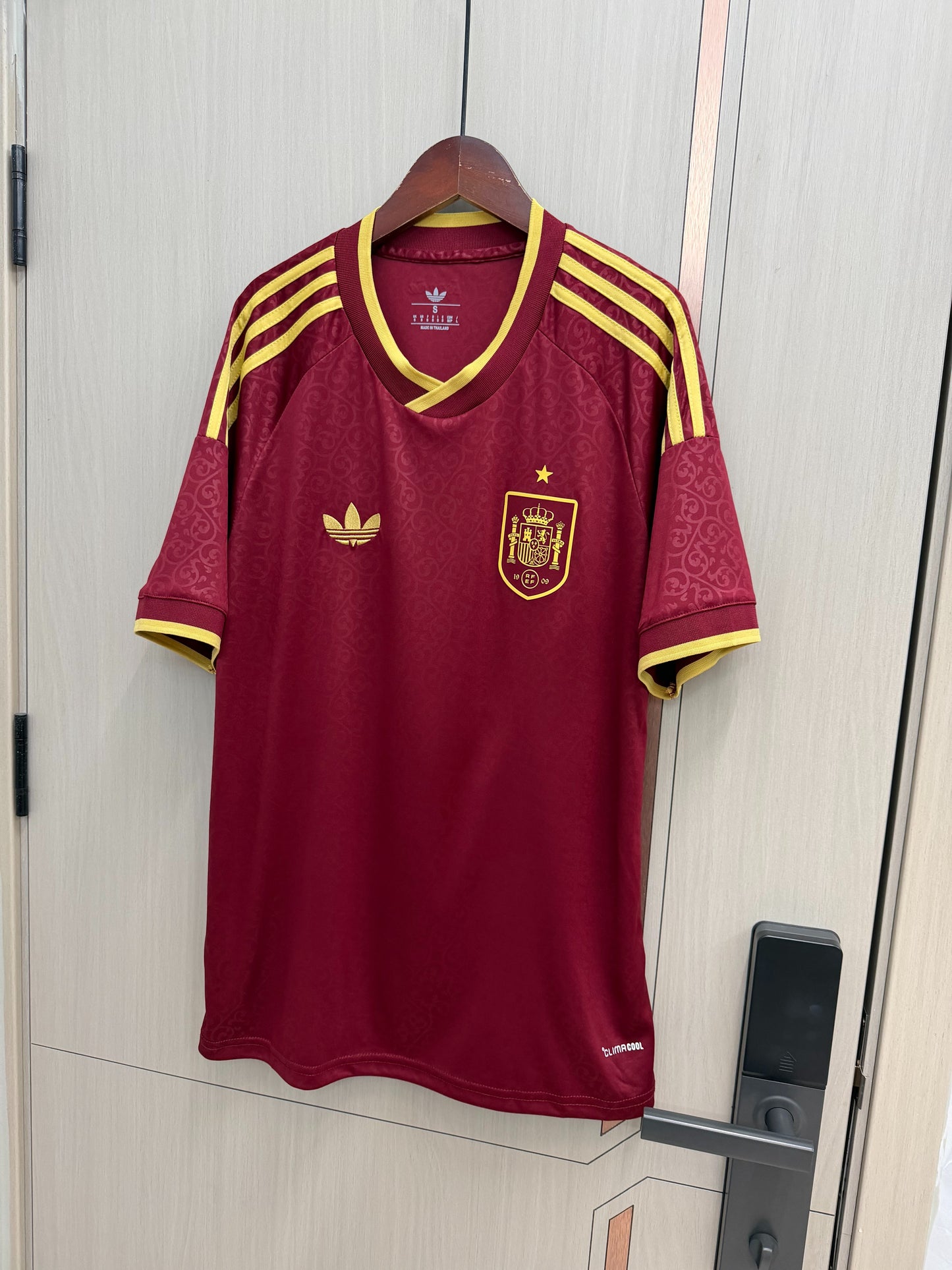 Camiseta España Mundial 2026 granate (solo versión fans)  (tallas S-4XL)