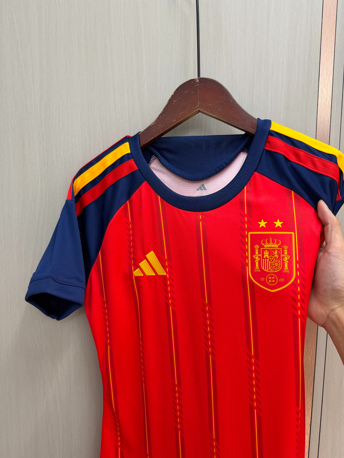 Camiseta España version mujer dos estrellas Local Mundial 2026 (mirar foto medidas)