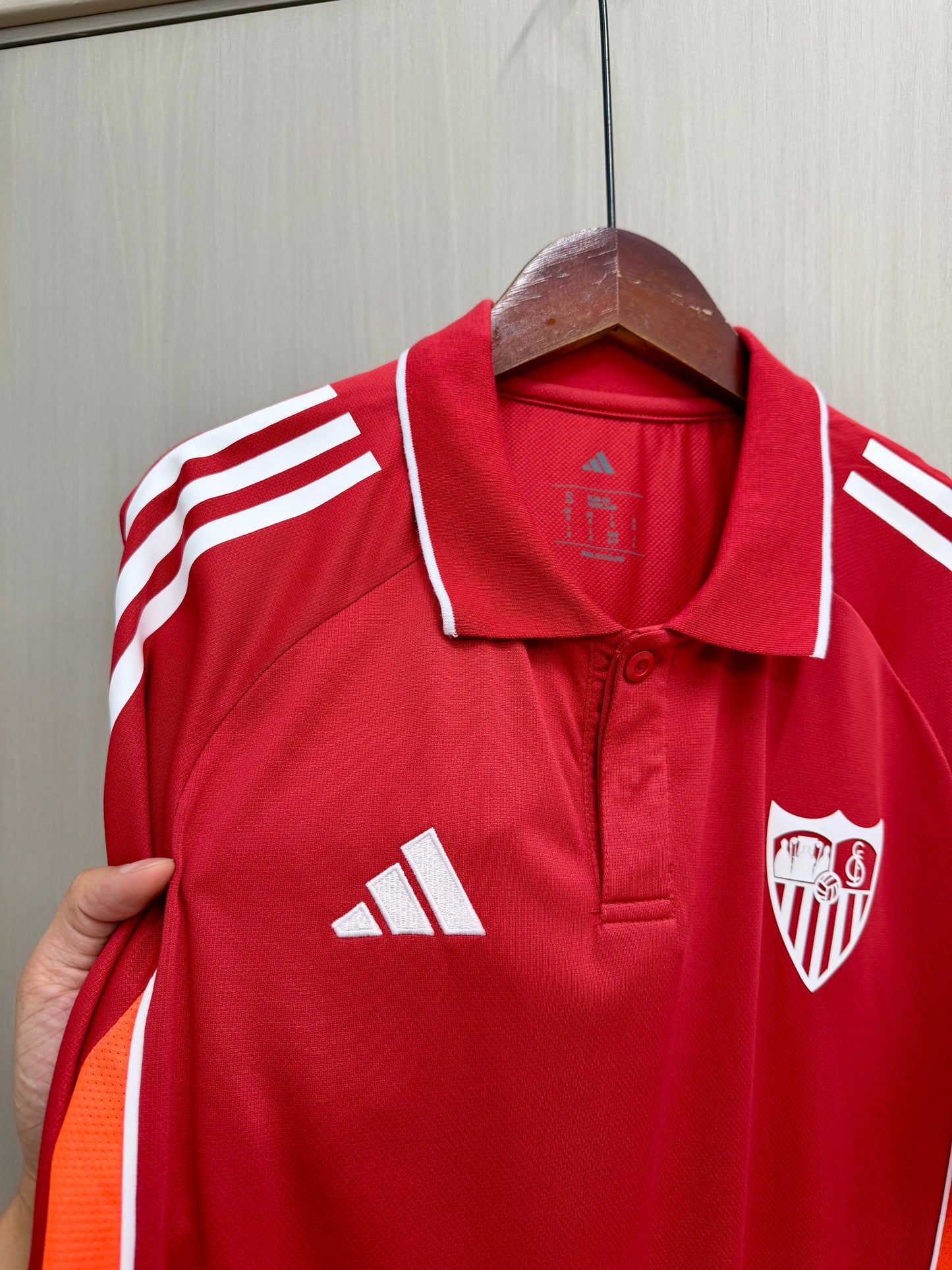 Polo de entrenamiento Sevilla 25/26 (tallas S-2XL)