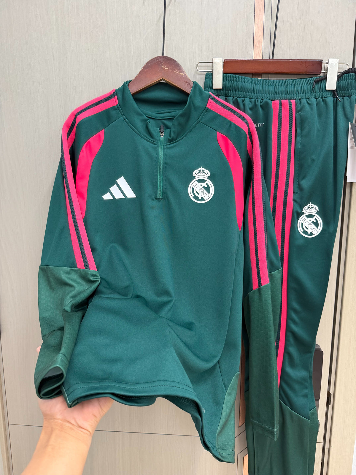 Chandal Real Madrid 26/27 verde oscuro (tallas S-2XL)