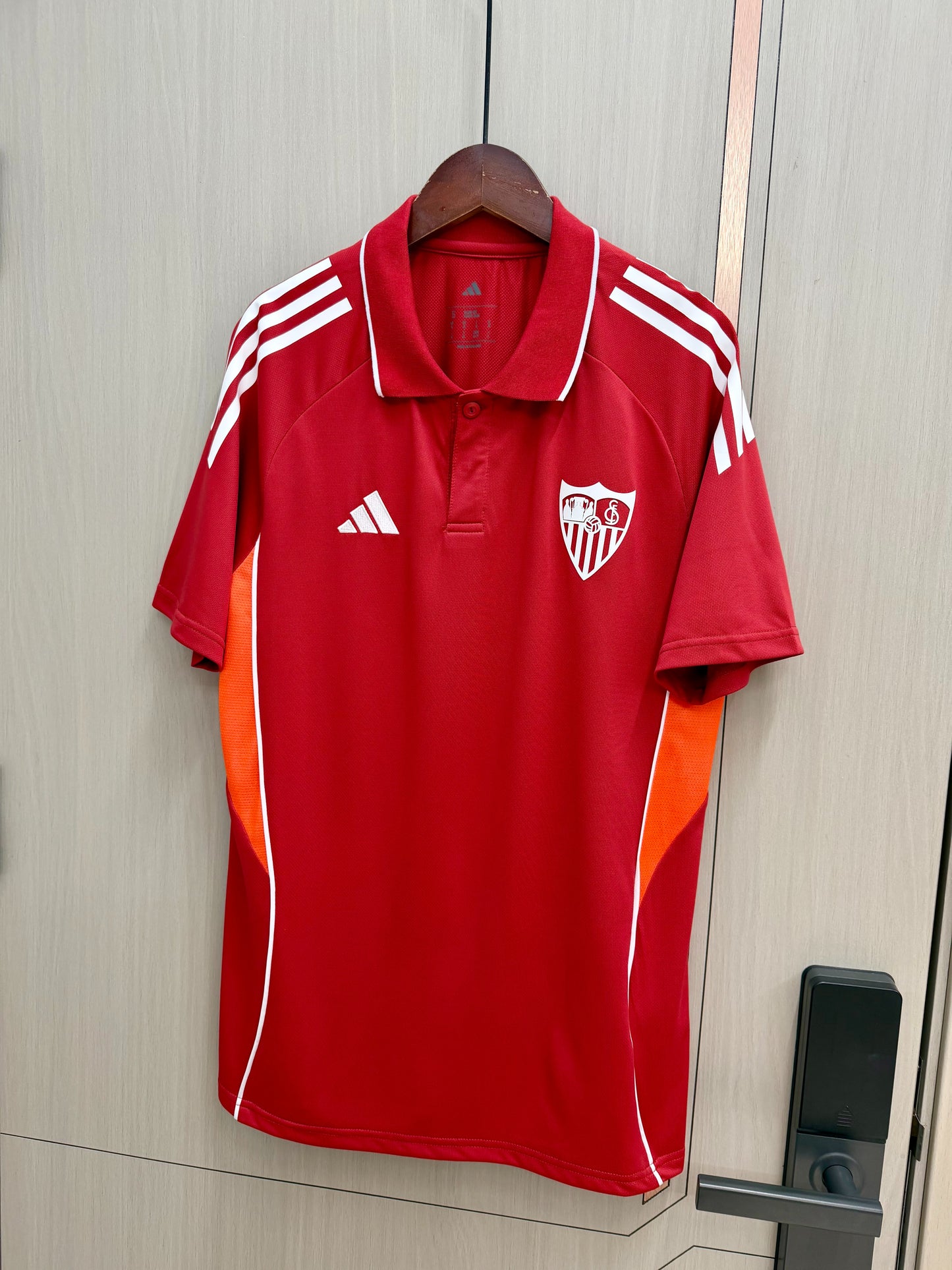 Polo de entrenamiento Sevilla 25/26 (tallas S-2XL)