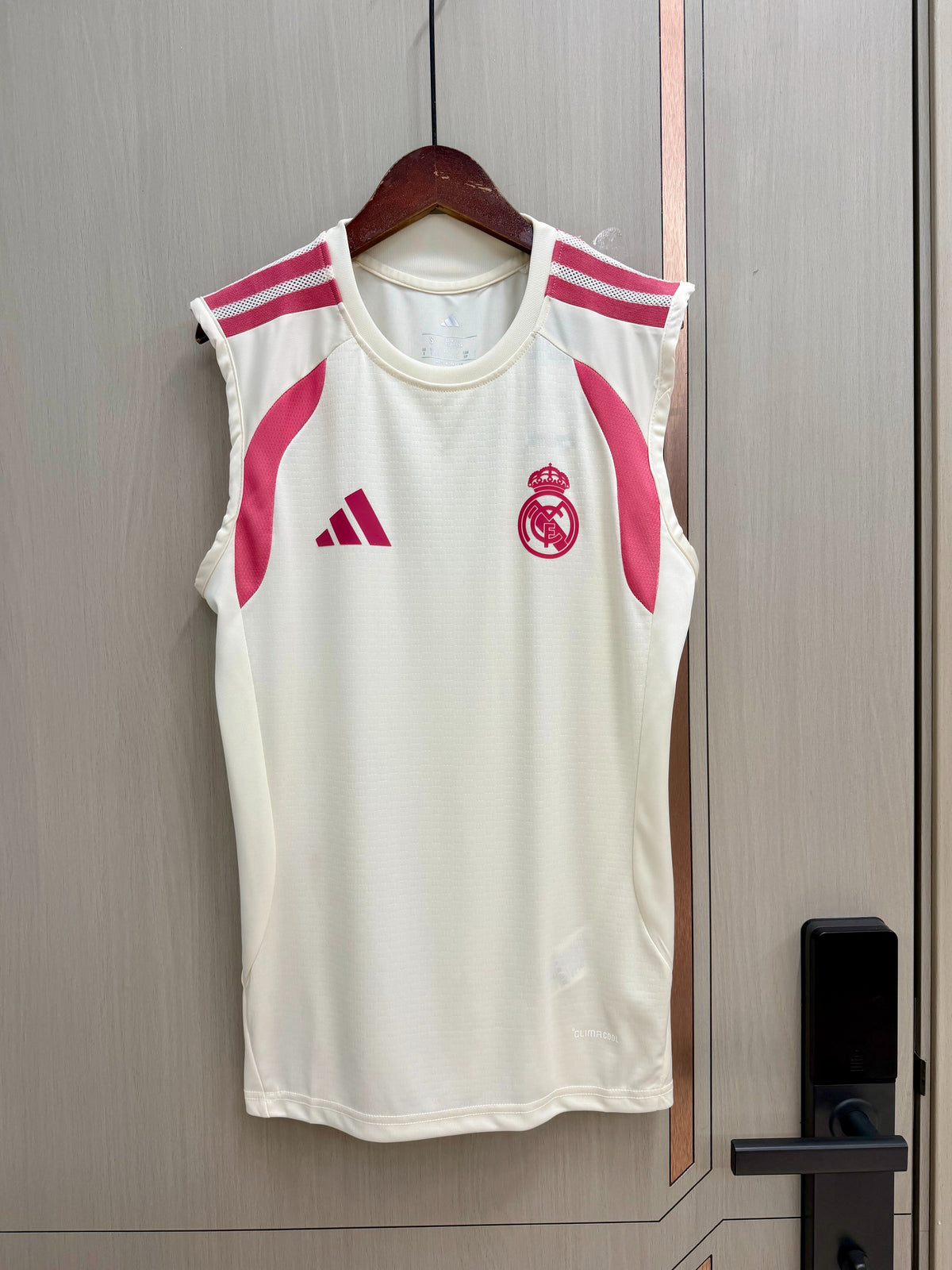 Conjunto sin mangas Real Madrid 26-27 blanco con rosa (tallas S-XXL)