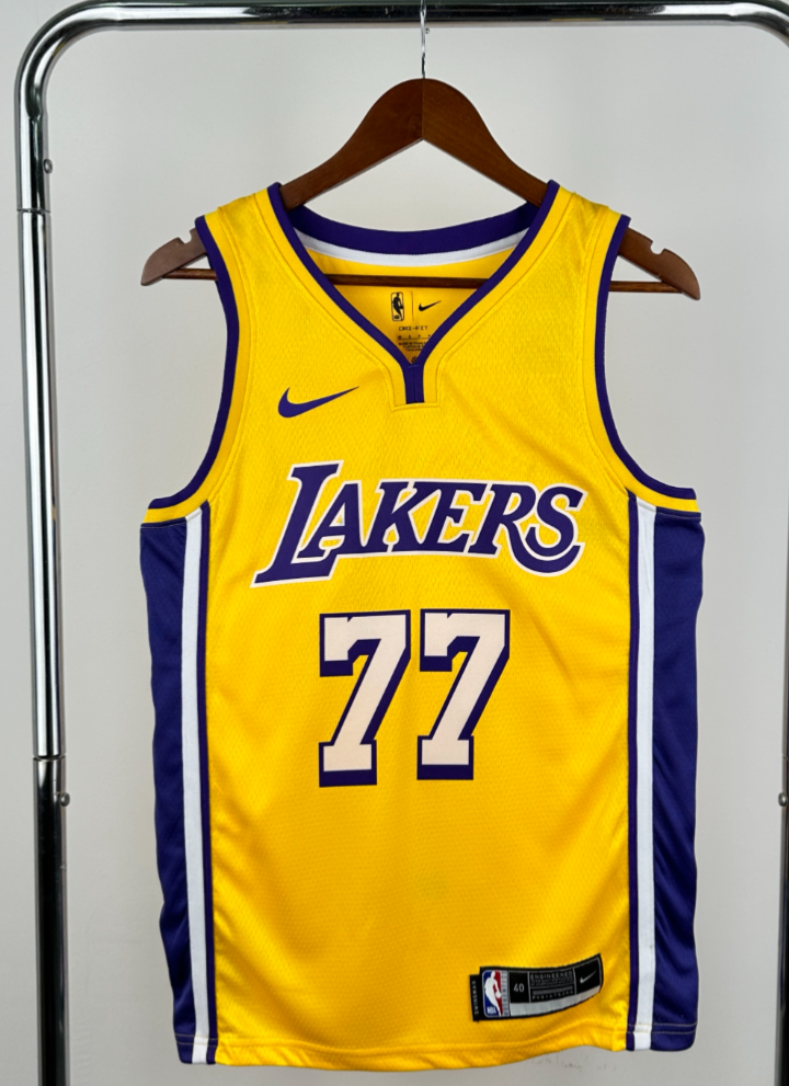 Camiseta Lakers Doncic