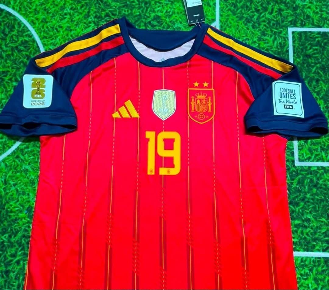 Camiseta España dos estrellas + todos los parches Local Mundial 2026 (tallas S - 4XL)