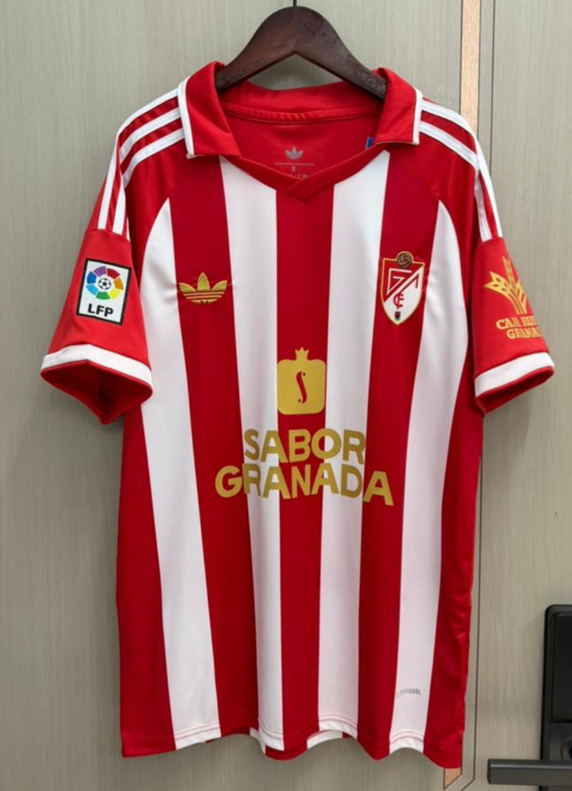 Camiseta Granada 25/26 modelo retro (tallas S-4XL) jornada 31
