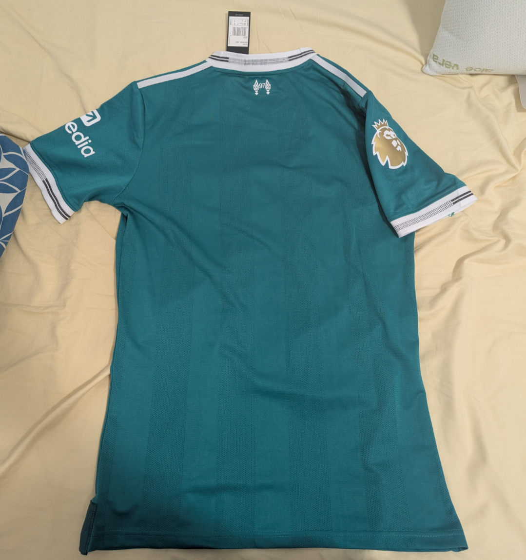 Camiseta Liverpool 25/26 tercera equipacion (pedir una talla más)