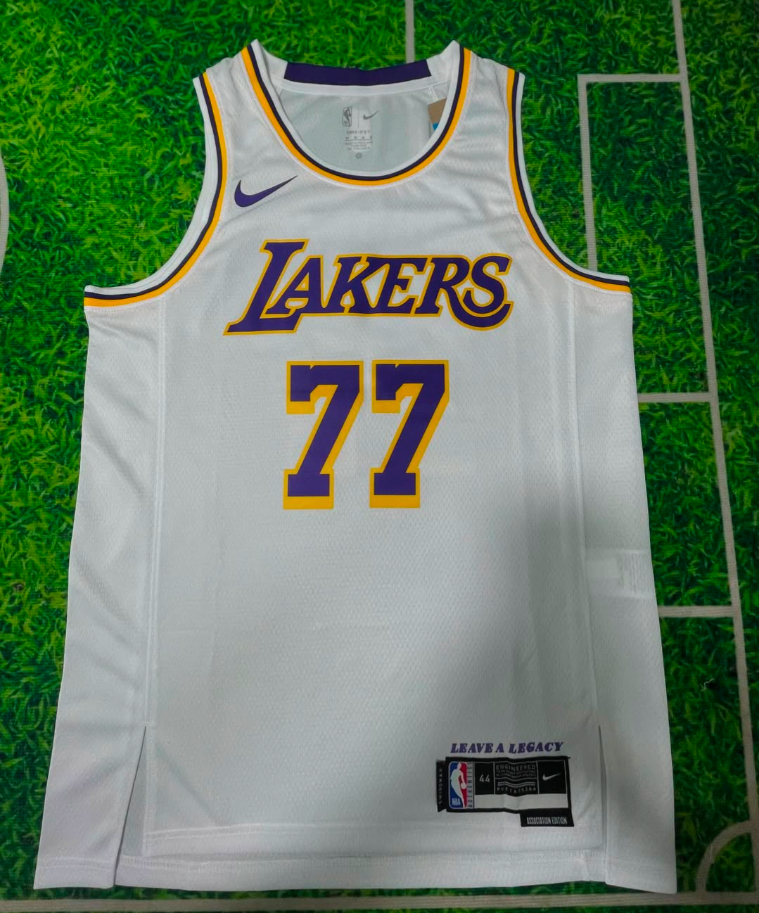 Camiseta Lakers Doncic