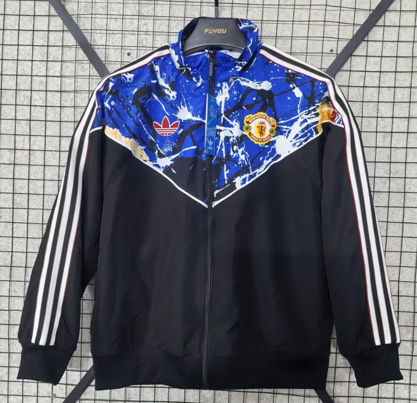 Cortavientos Manchester United 25/26 x The Stone Roses (solo tallas S-2XL)