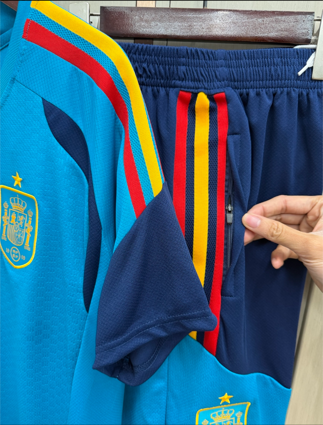 Conjunto de entrenamiento España 2026 (Talla de adulto y niño) *pedir una talla más*