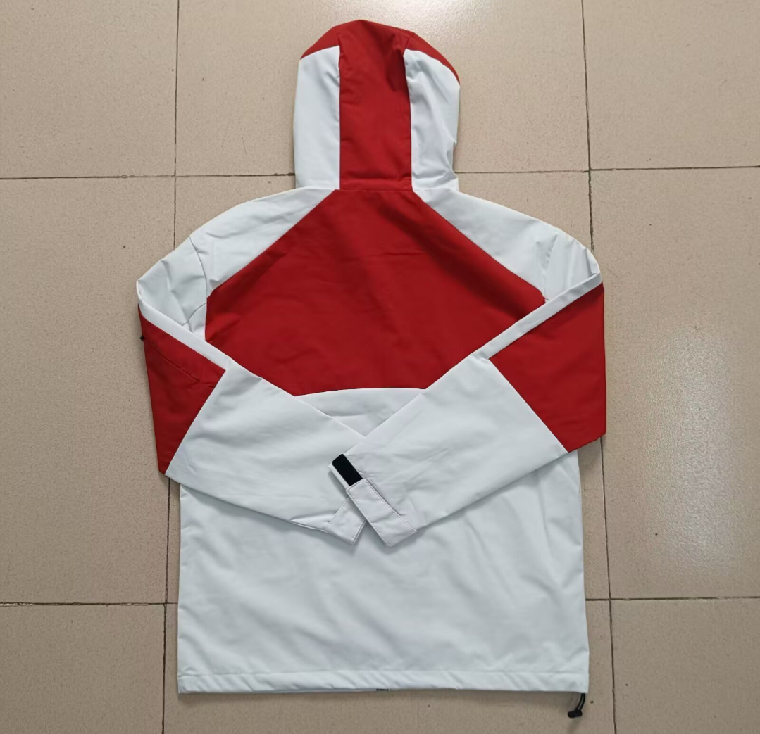 Chaqueta con gorro Sevilla 25/26
